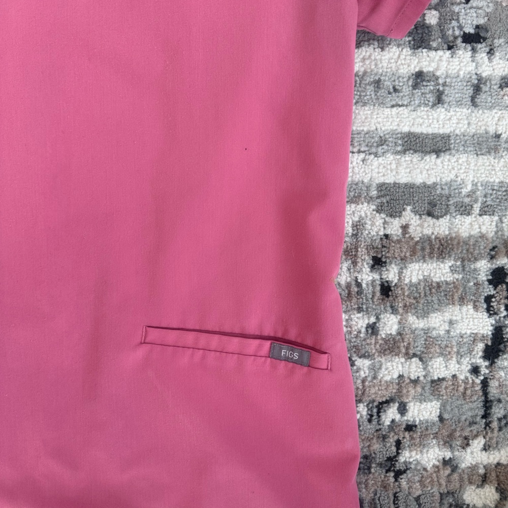 Figs scrubs pink Casma Top Figs - Picture 3 of 6